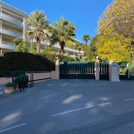 Elégant 2 Pièces Calme, Sécurisé Près Centre-ville Apartamento