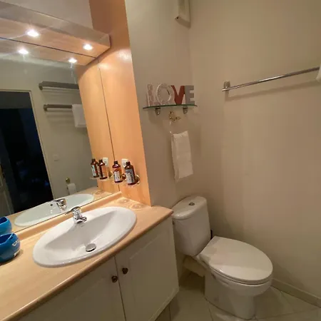 Elégant 2 Pièces Calme, Sécurisé Près Centre-ville Appartement